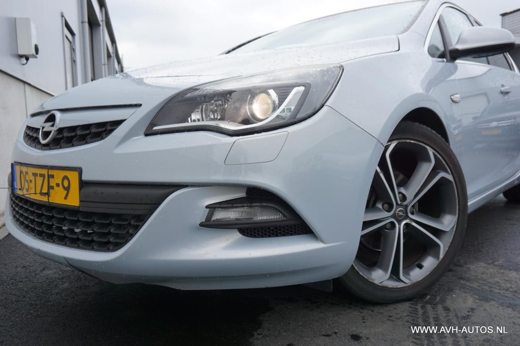 Opel Astra 1.6 turbo sport