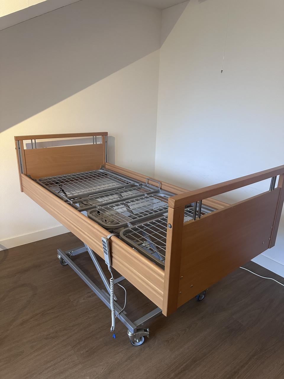 Hoog laag bed elektrisch verstelbaar