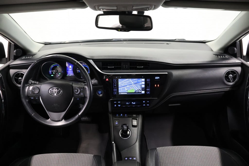 Toyota Auris touring sports 1.8 hybrid lease pro