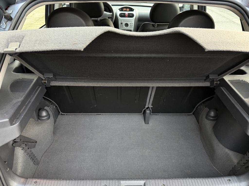 Opel Corsa 1.4-16v njoy automaat!