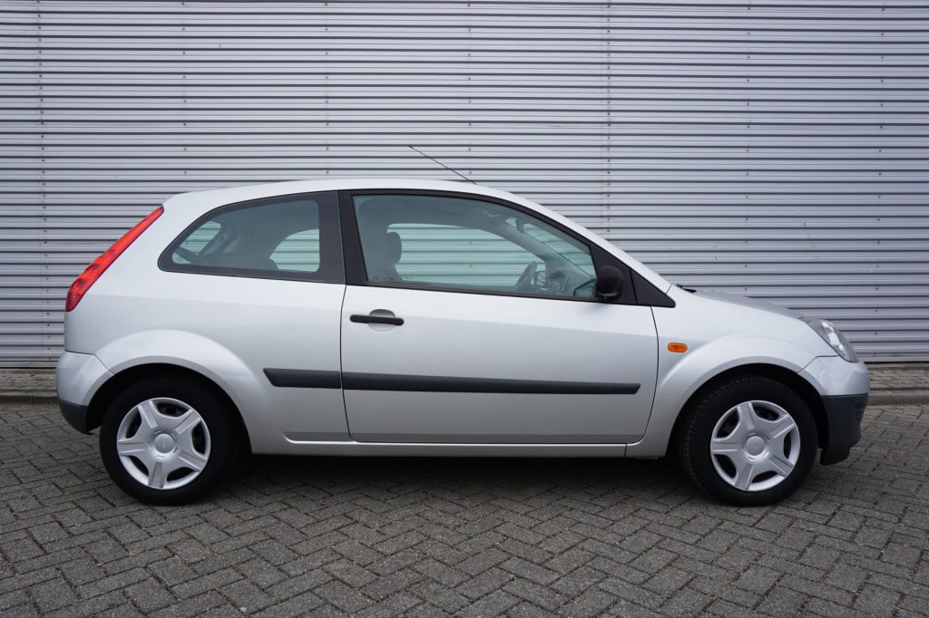 Ford Fiesta 1.3-8v champion airco / elektr. ramen / trekhaak / nap