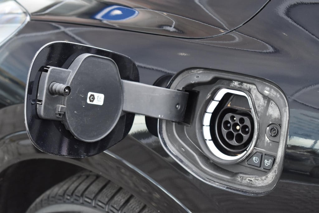 Ford Kuga 2.5 phev st-line x | climate control | cruise control | winterpak