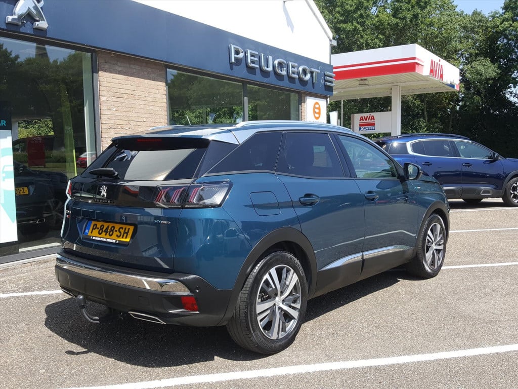 Peugeot 3008 1.6 plug-in hybrid 225pk blue lease allure eat8 automaat navig