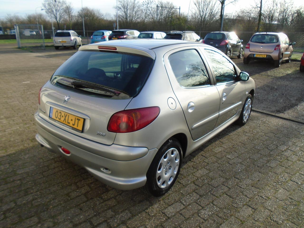 Peugeot 206