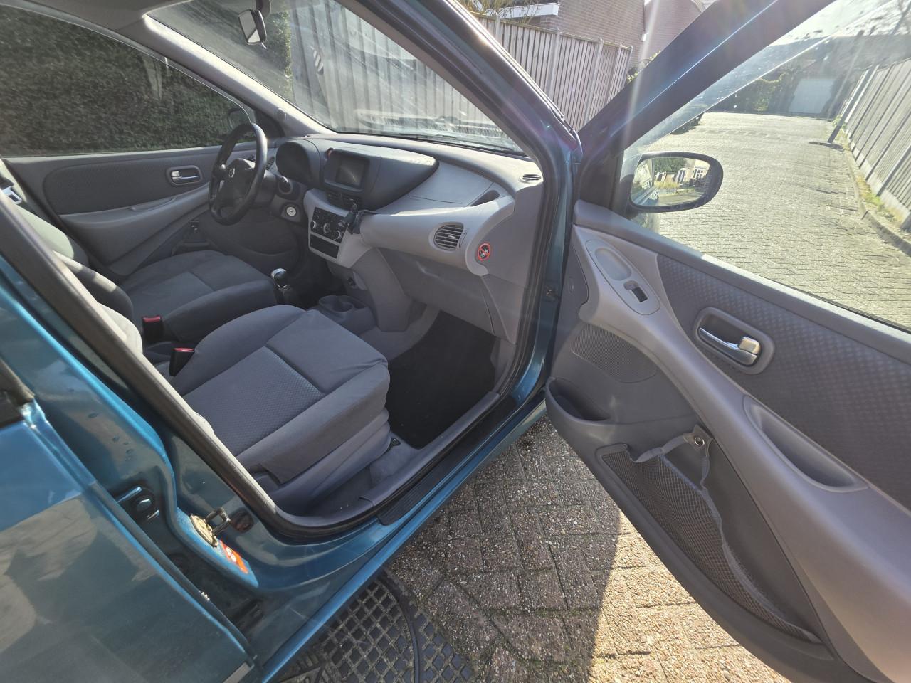 Nissan almera tino 1.8 2003 154464km APK 31-10