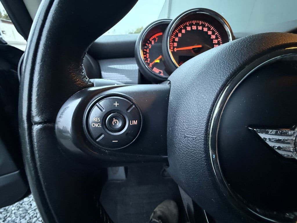 Mini Cooper mini 1.5 navigatie business 3-drs