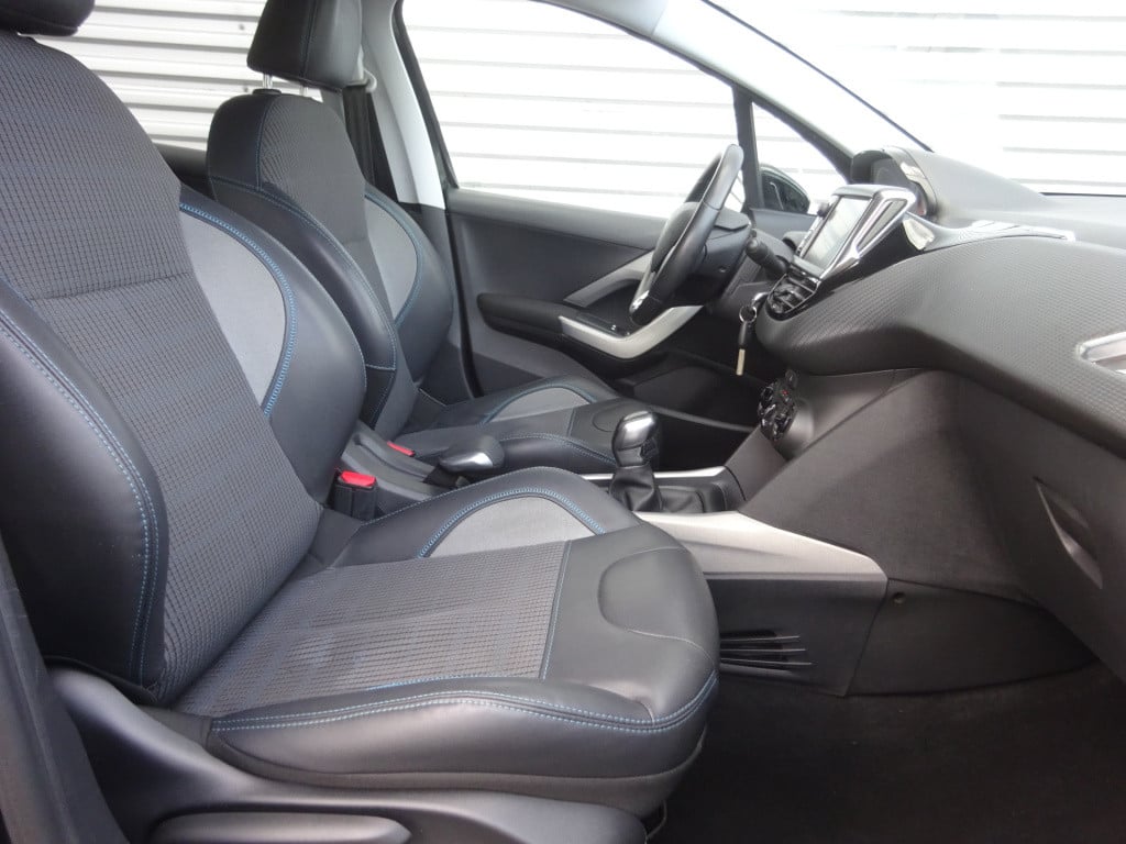 Peugeot 2008 1.2 puretech urban cross airco / navi / cruise / parkeers. / n