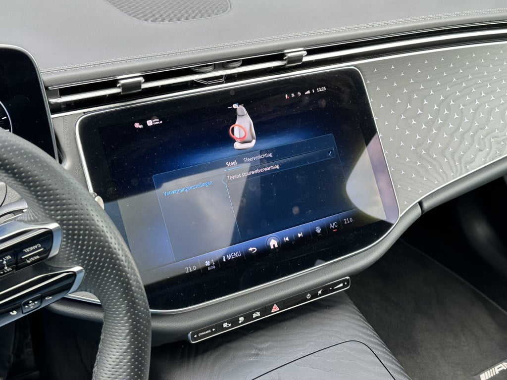Mercedes-Benz E-Klasse 300 e amg line l nieuw model i panoramadak l distron