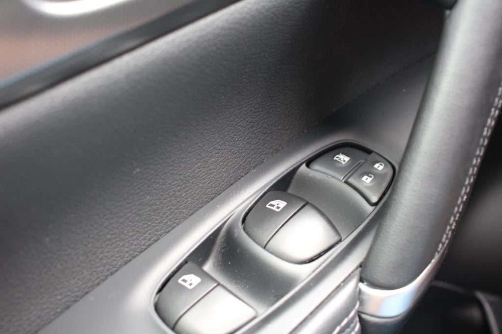 Nissan Qashqai 1.6 tekna + - pano - leder - bose - trekhaak - dab - led - s