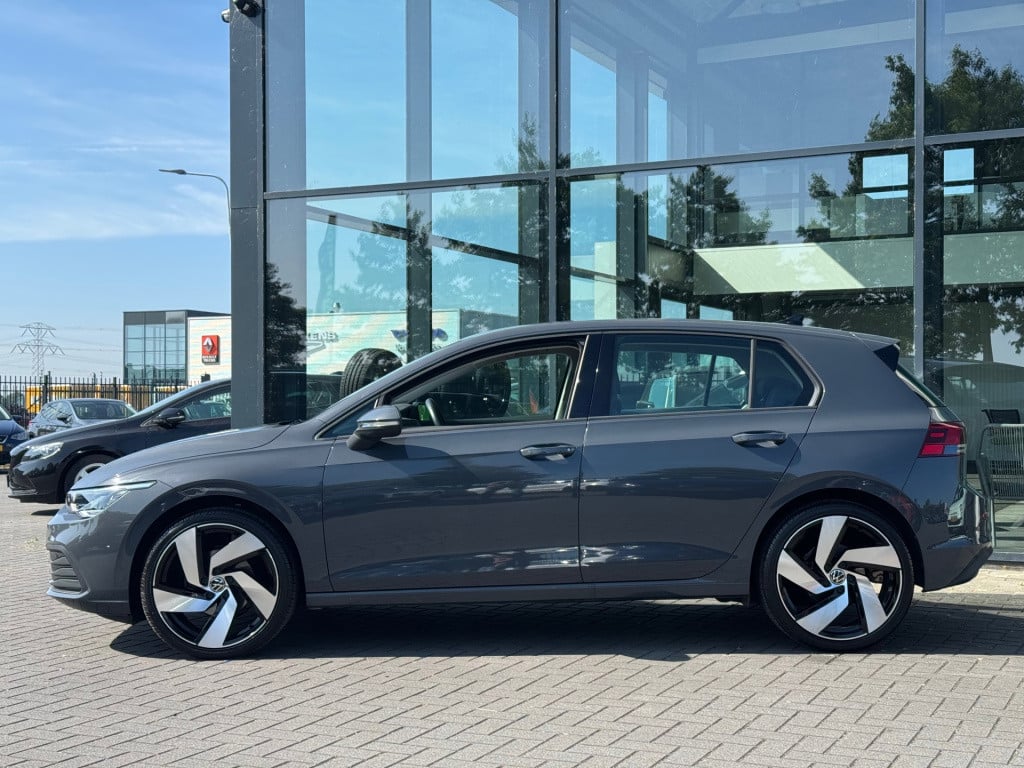 Volkswagen Golf 1.0 etsi life * camera * stoel + stuur verwarming * acc