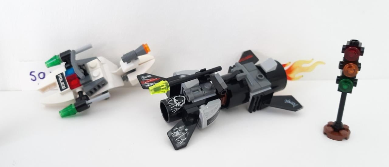LEGO Space Police 5970: De Vriesstraal met Kranxx + Ruimtepolitie 3 Agent 2