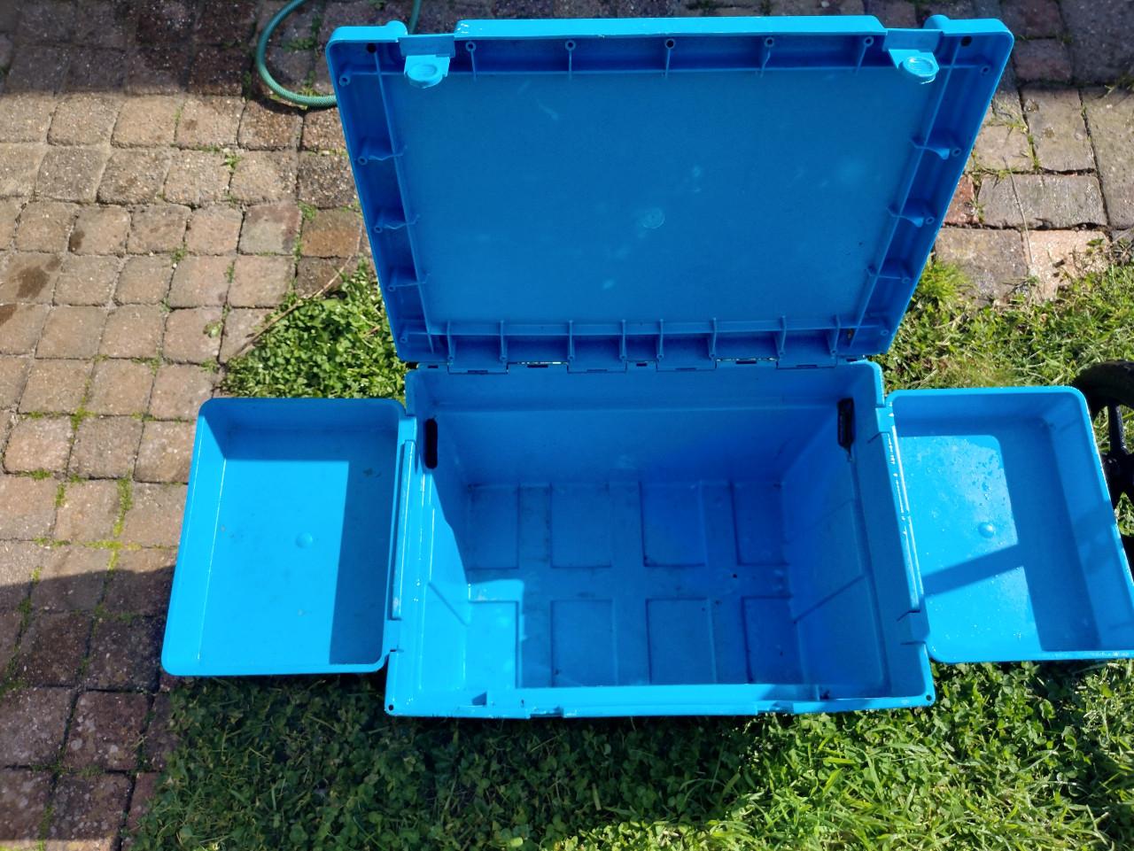 Viskoffer met strandkar