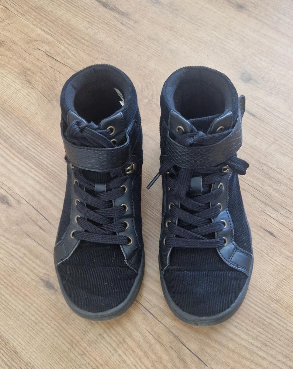 Zwarte hoge sneakers, maat 36
