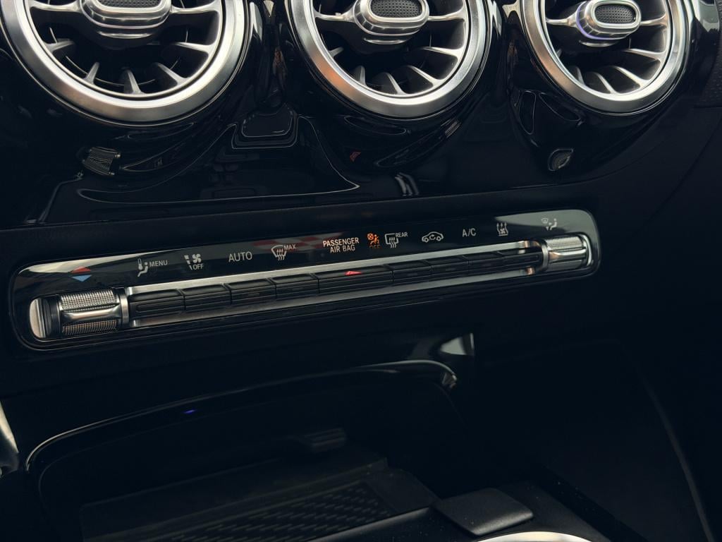 Mercedes-Benz Cla shooting brake 250 e business solution amg limited