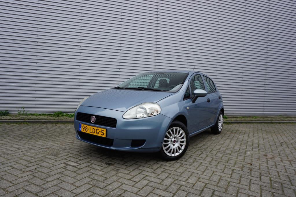 Fiat Grande Punto 1.2 actual airco / elektr. ramen / trekhaak / nieuwe apk!