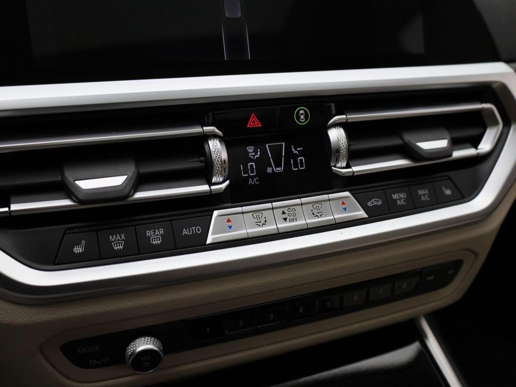 BMW 3-serie touring 318i sport line | automaat | apple carplay / android au