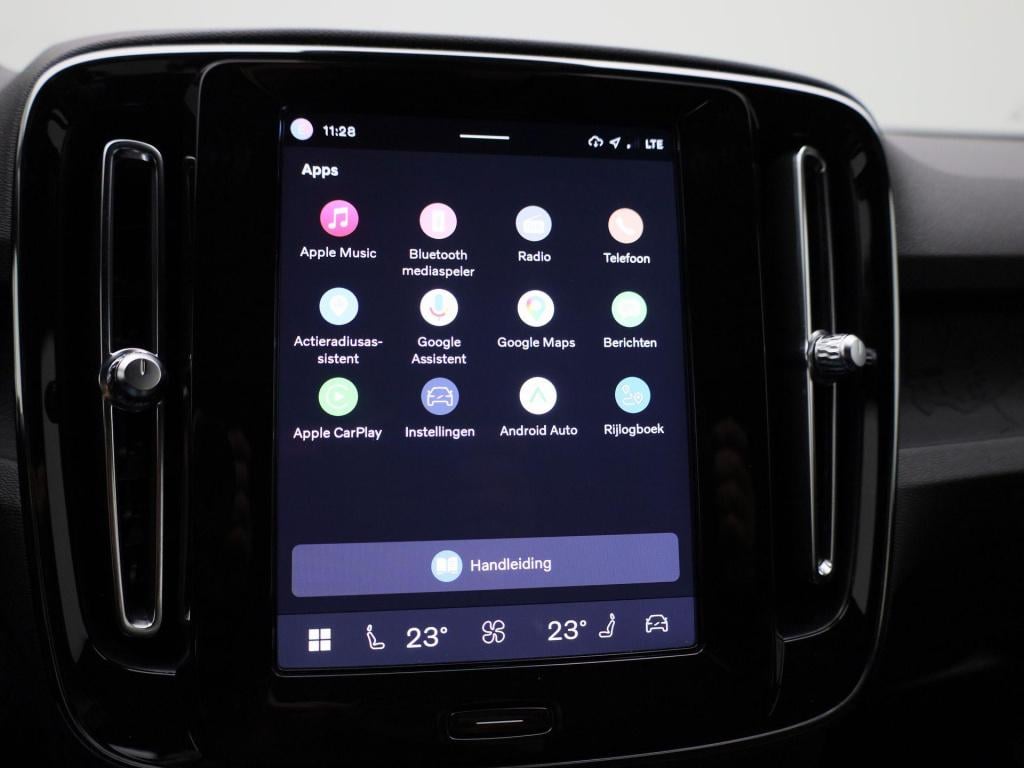 Volvo XC40 recharge core | automaat | apple carplay / android auto | virtua