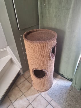 Tweedehands kattentoren/krabpaal