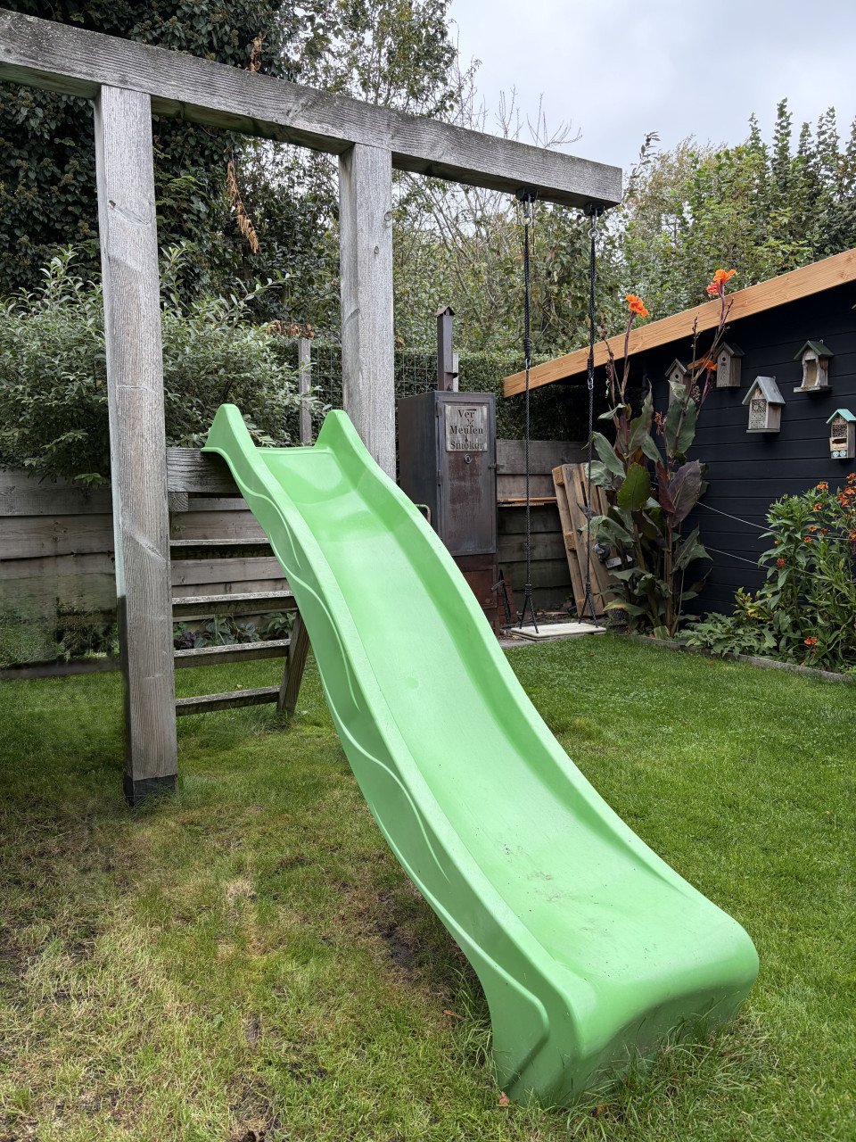 Speeltoestel glijbaan schommel douglas