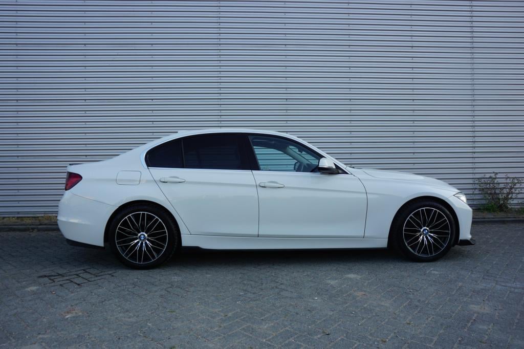 BMW 3-serie 320i efficientdynamics edition executive climate / navi / cruis