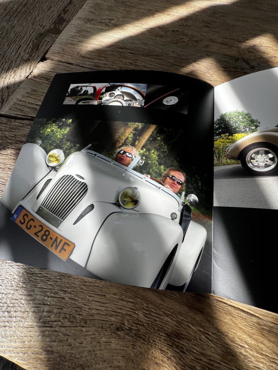 Burton met motor lelijke eend Citroën