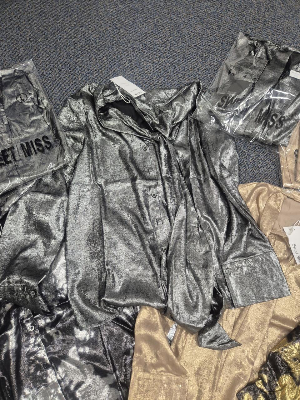 Partij van 15 nieuwe blouses