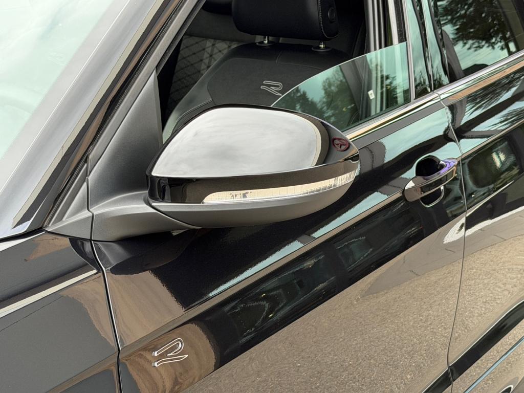 Volkswagen T-cross 1.5 tsi 150pk dsg r-line | camera | trekhaak | navi | iq