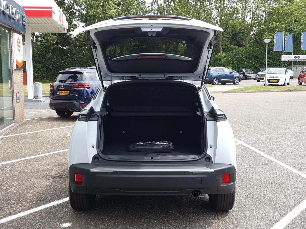 Peugeot 2008 allure 1.2 puretech 100pk navigatie | achteruitrijcamera | app