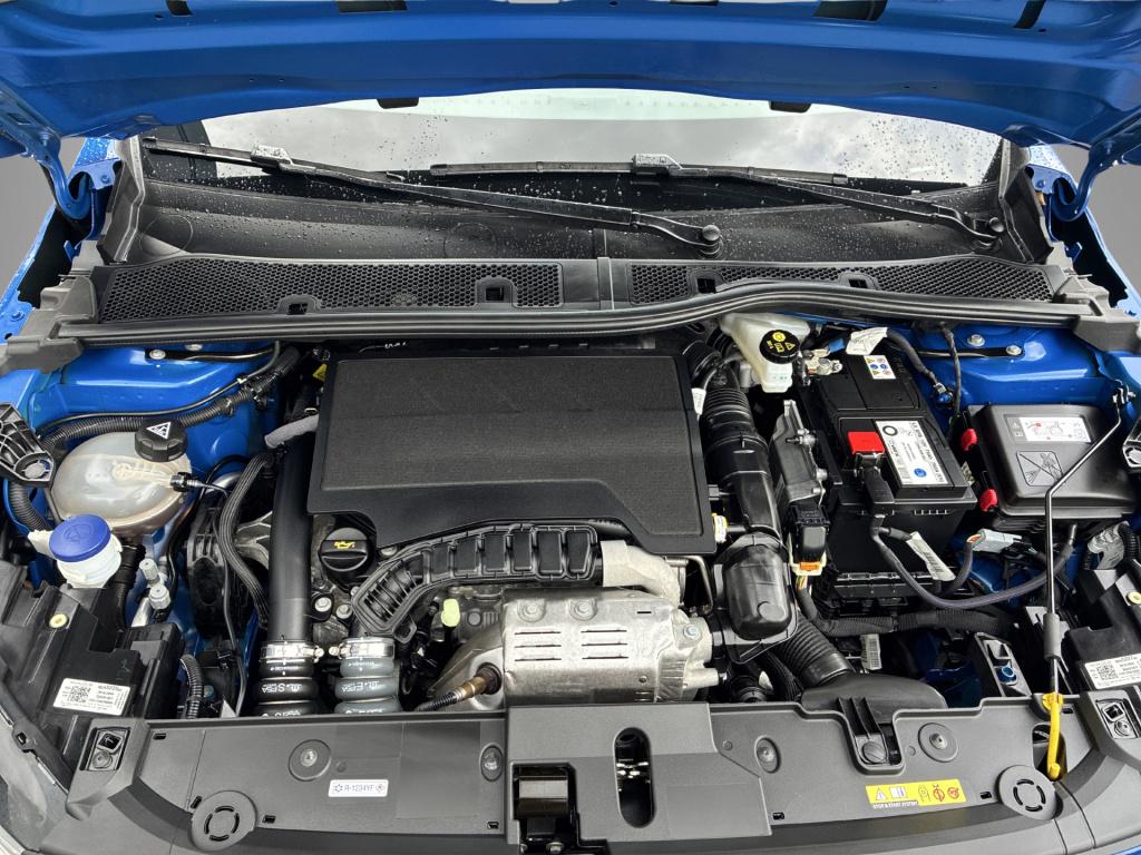 Opel Corsa 1.2 gs line | 130 pk | licht metalen wielen