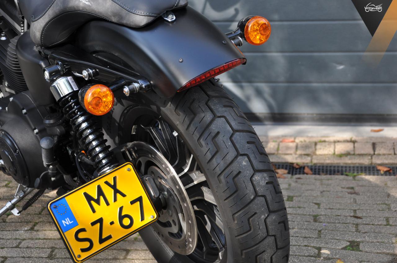Harley Davidson XL 883 N Sportster Iron mooi aangepast!