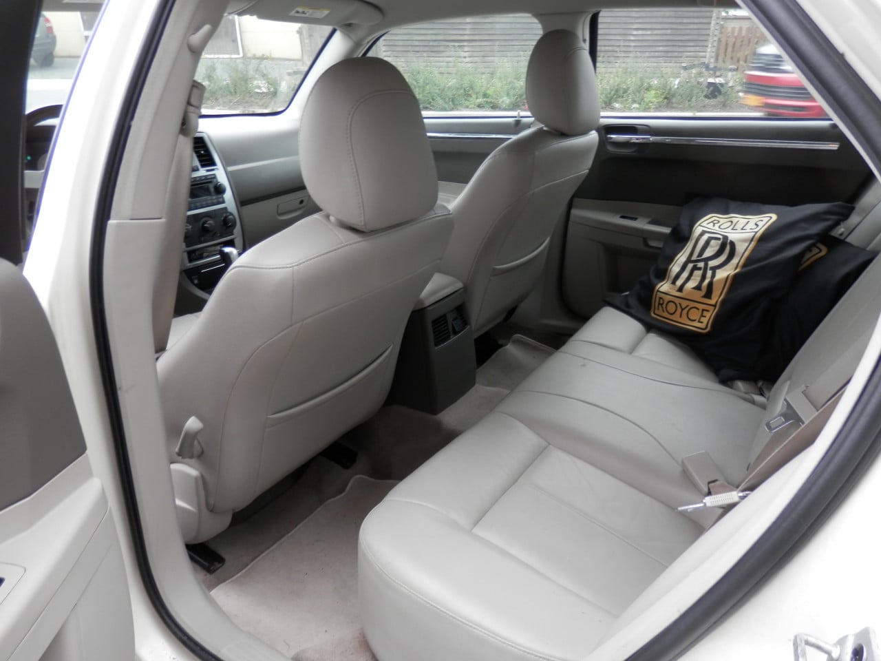 Auto Garant Biedt Aan: Chrysler 300c Special Edition