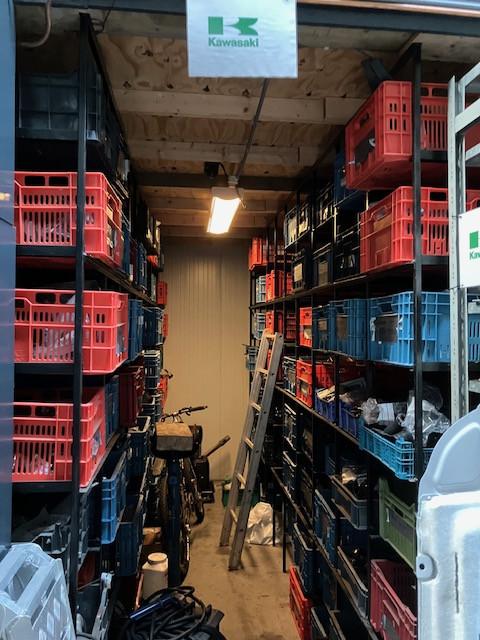 In verband met beëindiging webwinkel nog 6000 onderdelen te koop
