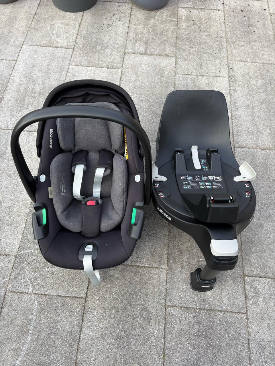 Maxi Cosi 360 pebble met isofix onderstel