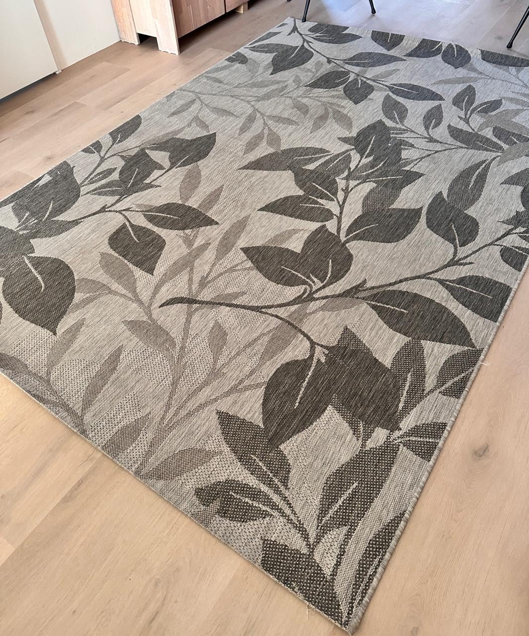 Buiten- vloerkleed, weerbestendig.