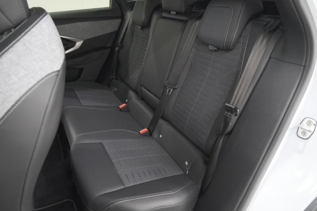 Peugeot 3008 1.2 hybrid 145 gt | camera | adaptieve cruise control | elektr