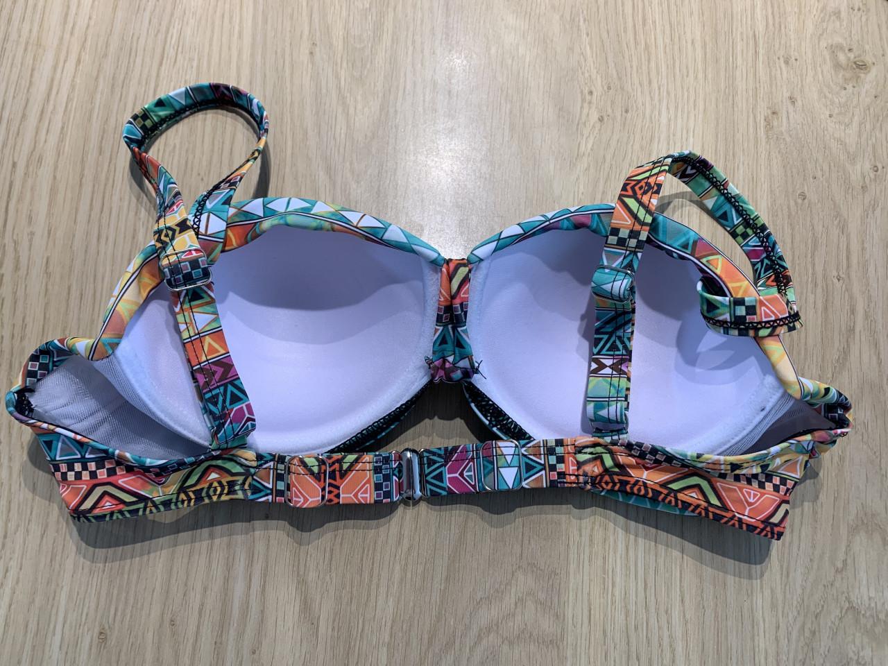 Vrolijke bikini maat M
