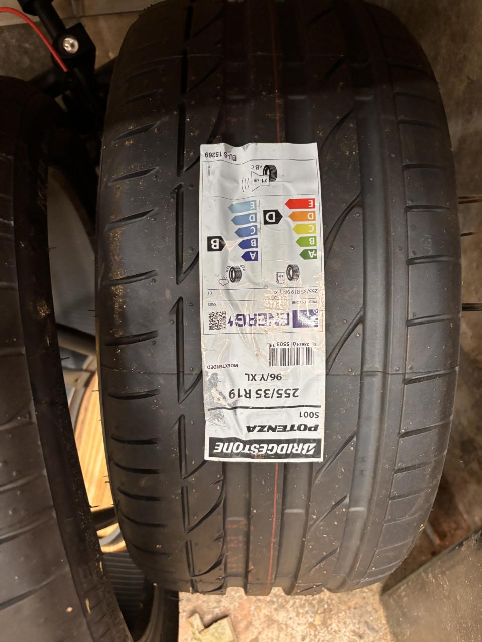 BRIDGESTONE POTENZA S001 255/35 R19 96Y XL