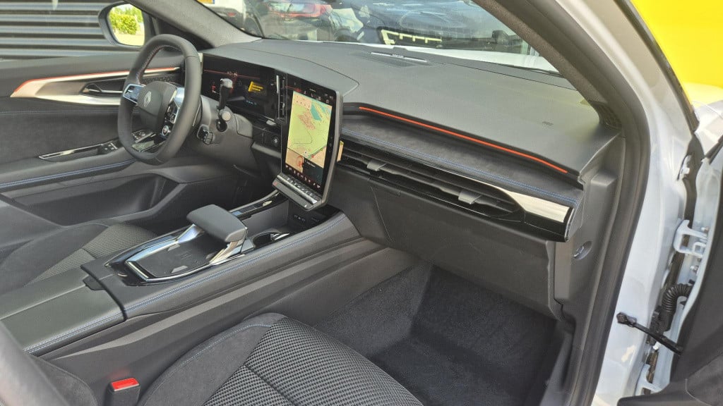 Renault Austral 1.2 e-tech full hybrid 200 iconic esprit alpine pack harman