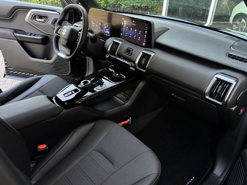 Suzuki E Vitara style 61 kwh
