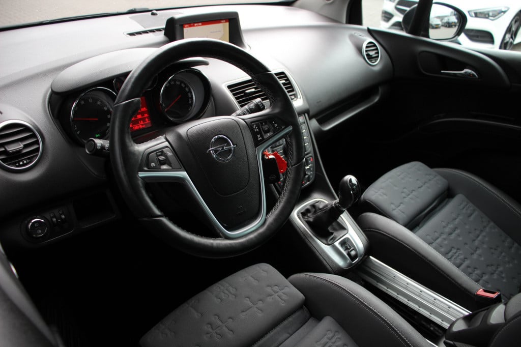 Opel Meriva 1.4 turbo blitz | camera | trekhaak | half leder |