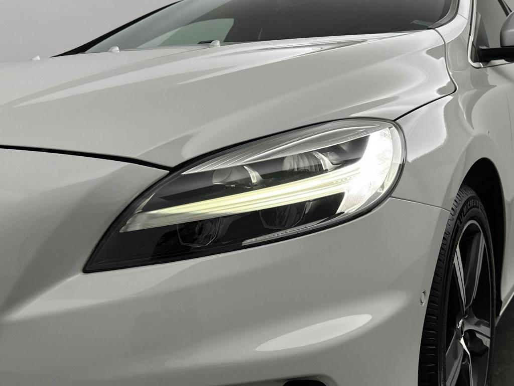 Volvo V40 t3 153pk aut6 polar+ sport| pano| camera| h&k sound| dab+