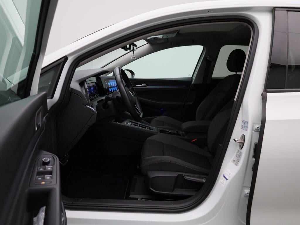 Volkswagen Golf 1.0 etsi life | automaat | panorama dak | virtual cockpit |