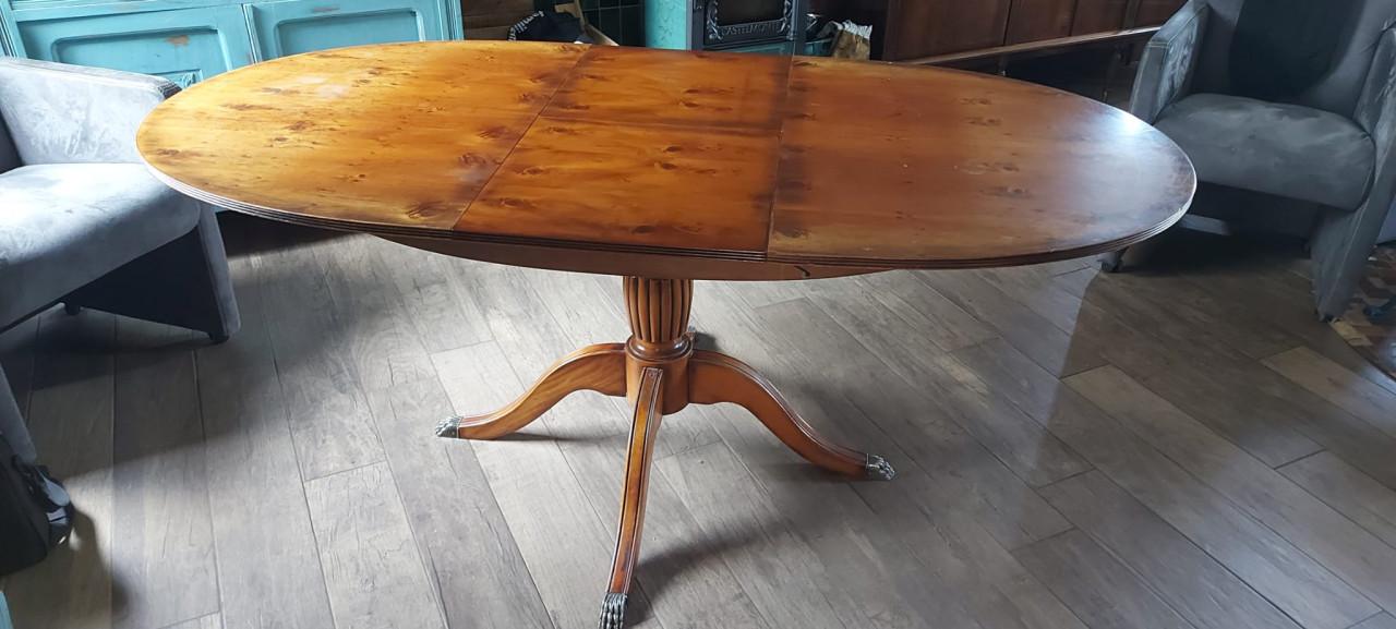 Eetkamertafel en 4 eetkamerstoelen gratis!!!