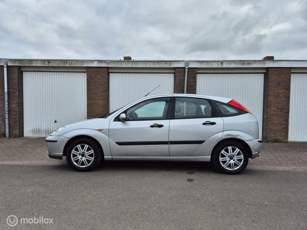 Ford Focus 1.6-16v / airco / dealeronderhouden / origineel nl