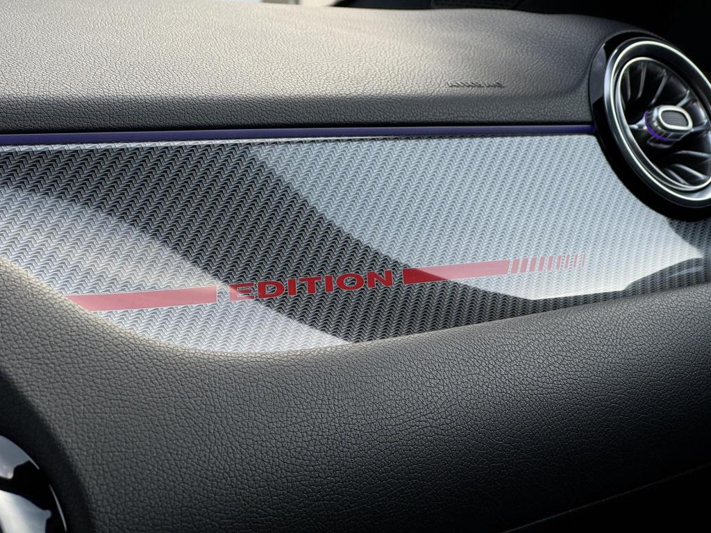 Mercedes-Benz Gla-klasse 200 amg line edition incl. trekhaak afneembaar!