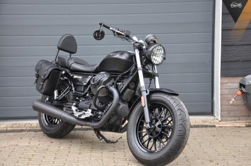 Moto Guzzi V9 Bobber A2 Nette en complete motor