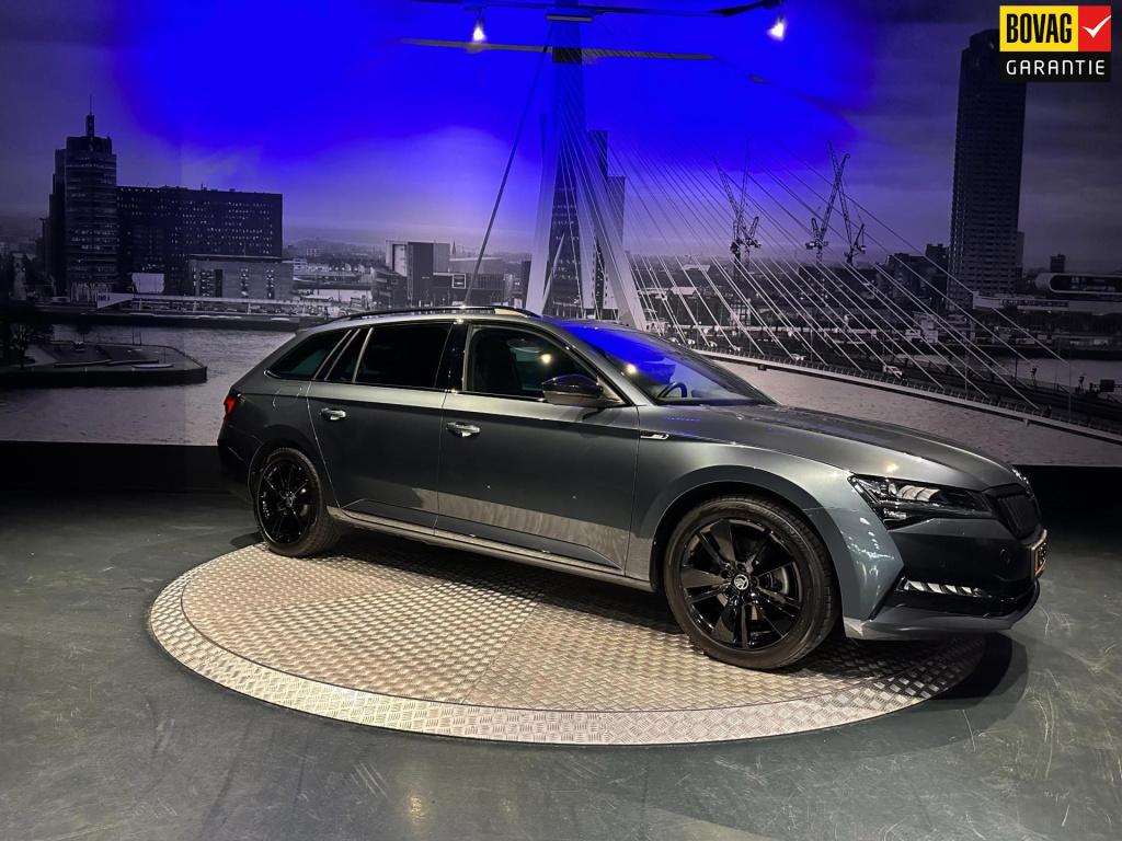 Skoda Superb combi 1.4 tsi iv sportline business *keyless*virtual*camera*sf