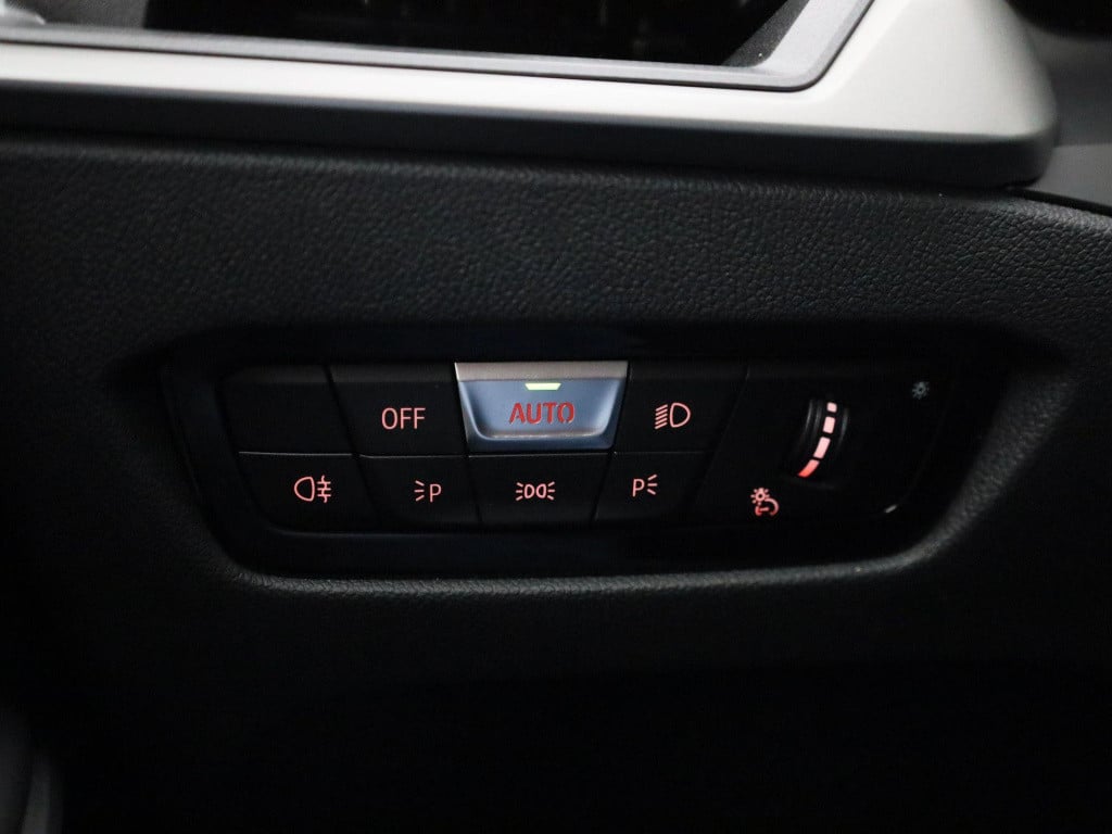 BMW 3-serie 320e high executive | automaat | navigatie | leder | elektrisch
