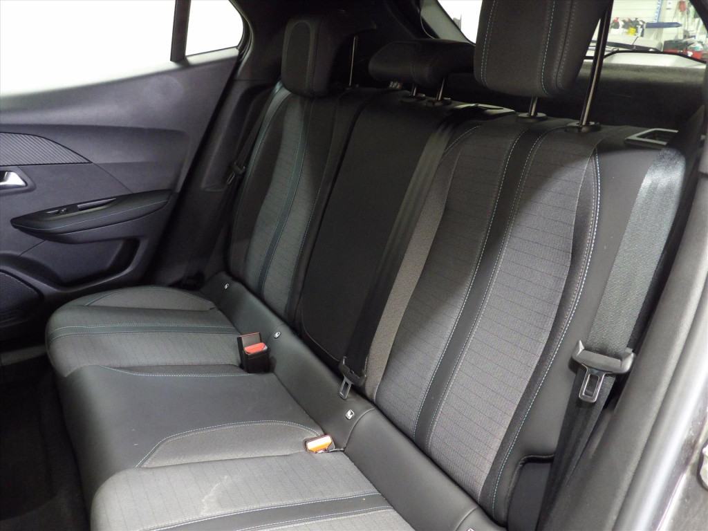Peugeot 2008 1.2 puretech 130pk allure