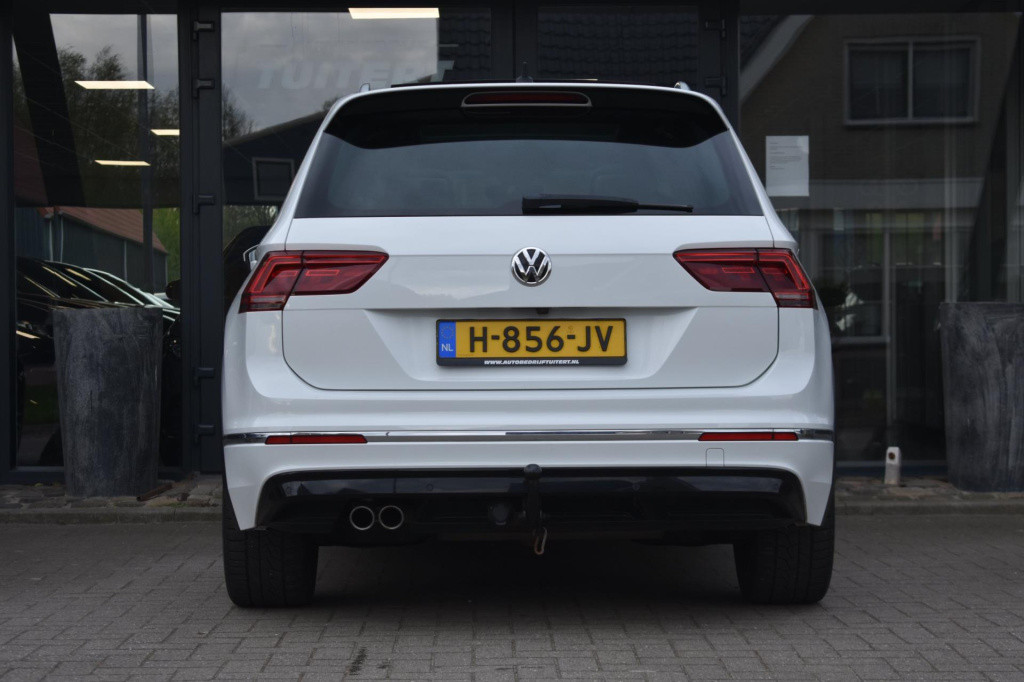 Volkswagen Tiguan 1.5 tsi act highline r-line | trekhaak | camera | dynaudi
